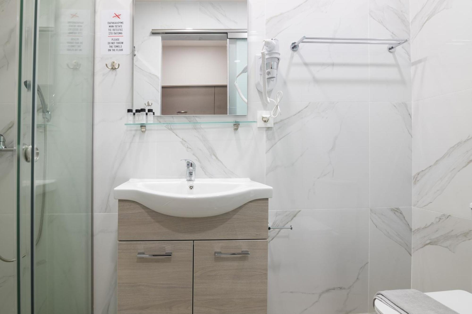 Sea Diamond Suites Laganás Eksteriør bilde