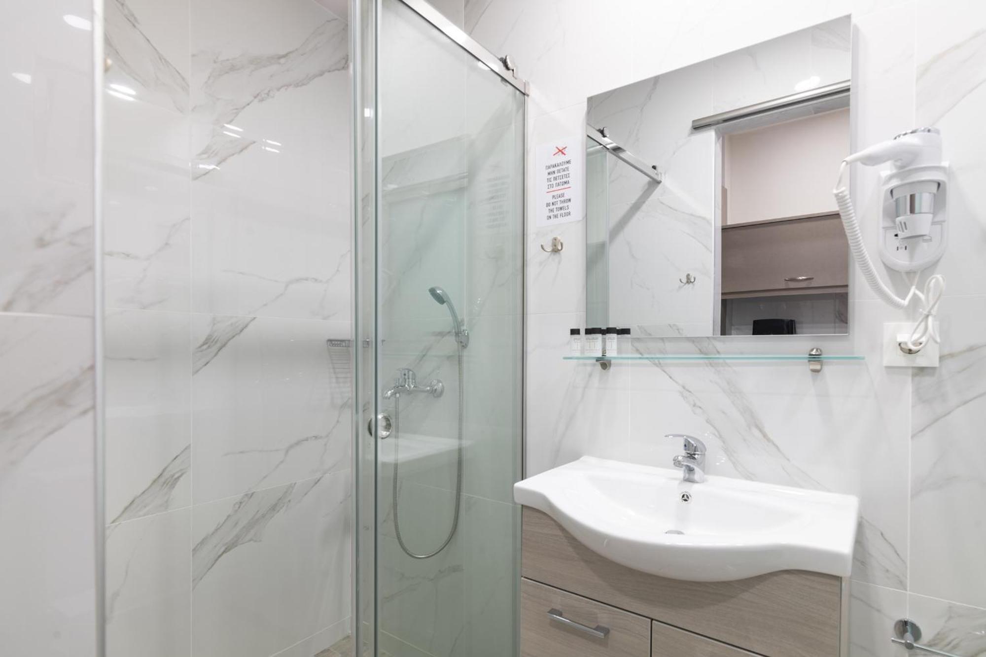 Sea Diamond Suites Laganás Eksteriør bilde